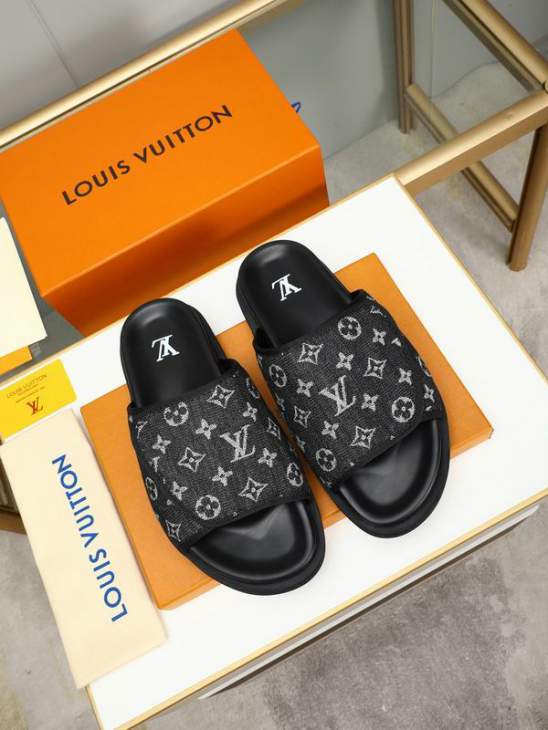 Picture of Louis Vuitton Slippers _SKULVsz38-46hnh0836887